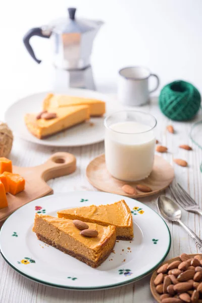 Appétissant gâteau au fromage à la citrouille — Photo