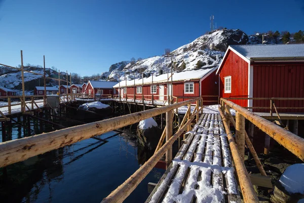 Geleneksel norveç ahşap ev rorbu — Stok fotoğraf
