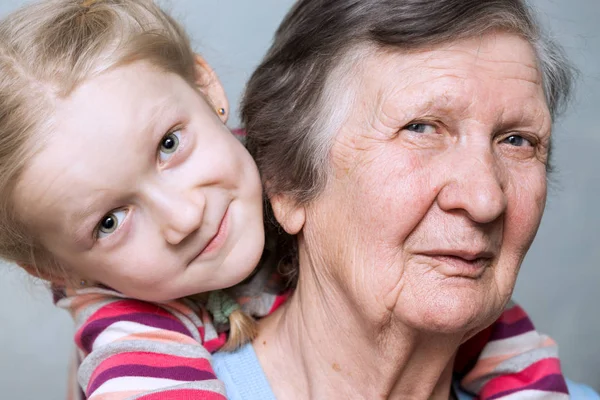 Abuela y nieta — Foto de Stock