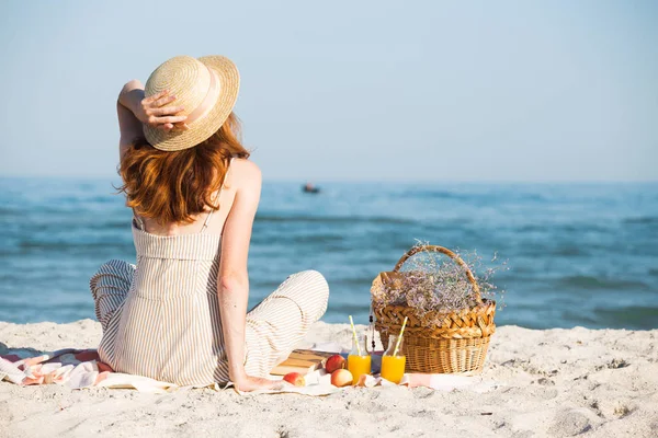 Picknick vid havet — Stockfoto