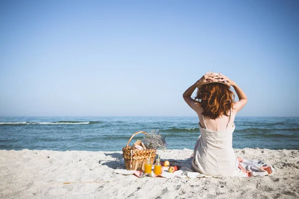 Picknick vid havet — Stockfoto