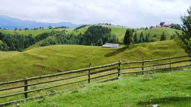 Beautiful Rural Landscape Traditional Village Houses Green Grassy Hills Carpathians — Stock Video