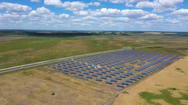 Solar Panels Field Beautiful Clouds Sunny Summer Day Aerial View — Stock Video