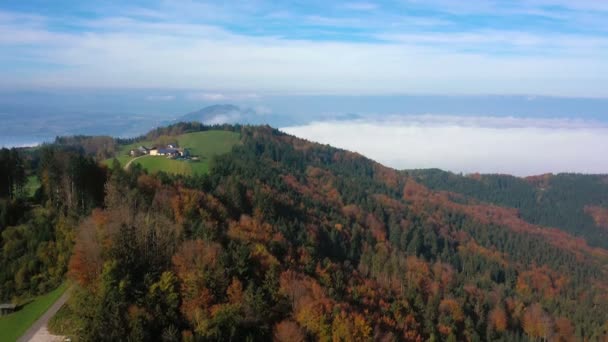 Luftaufnahme Eines Weiten Wolkenverhangenen Tals Salzkammergut Österreich — Stockvideo