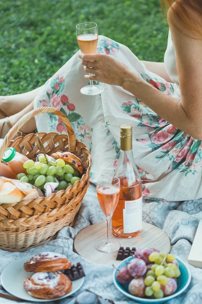 Picnic nel prato — Foto Stock