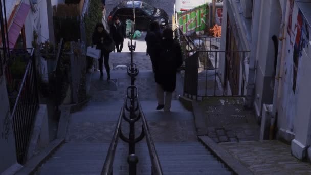 Paris Frankrike Mars 2018 Massa Människor Walking Montmartre Gator — Stockvideo