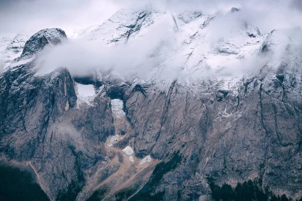 Bewolkte dag Dolomieten bergen — Stockfoto