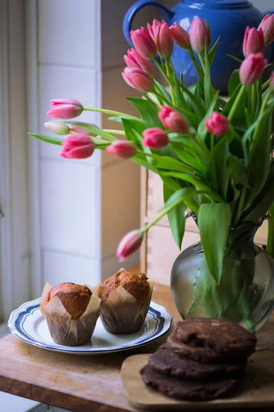 Tulipani rosa in un vaso — Foto Stock