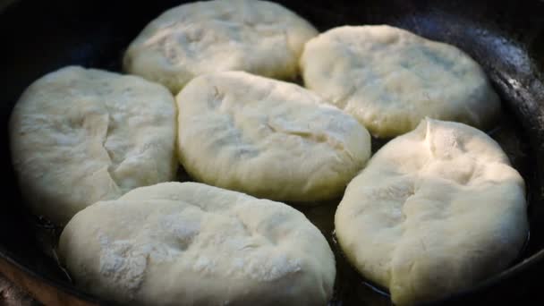 Homemade Fried Pies Rustic Frying Pan Boiling Oil Traditional Ukrainian — Stock Video