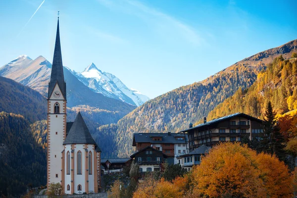 Beroemde Kerk Heiligenblut Stad Aan Oostenrijkse Alpen Grossglockner Weg Bij — Stockfoto