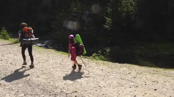 Family Children Hike Mountains — Stock Video
