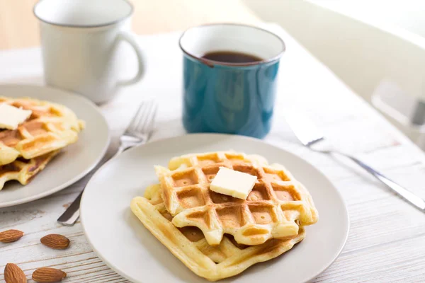 Сніданок Бельгійські Вафлі Чашка — стокове фото