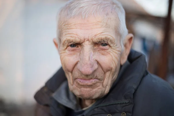 Портрет Пожилого Человека Вблизи Outdoo — стоковое фото
