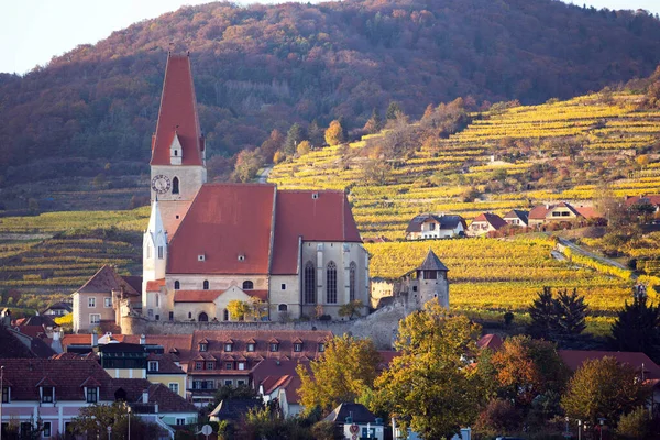 Vista Outono Pequena Aldeia Austríaca Weissenkirchen Der Wachau Uma Margem — Fotografia de Stock