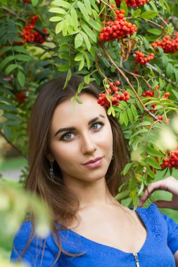 Arasında genç bir kızın portresi rowan demet