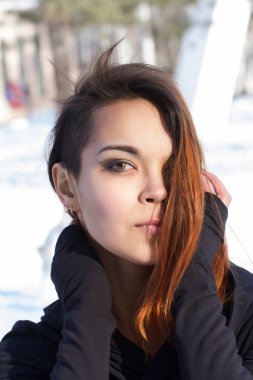 Boyalı Kızıl saçlı genç kız