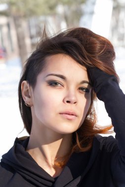 Boyalı saçlı genç Asyalı kız