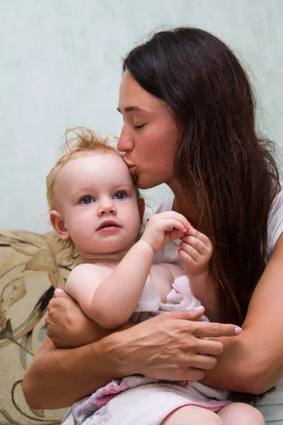 Young mother with a small child — Stock Photo, Image