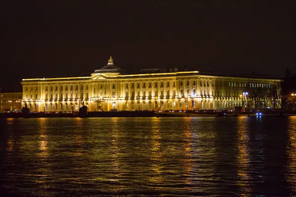 Terraplenes Nocturnos San Petersburgo —  Fotos de Stock