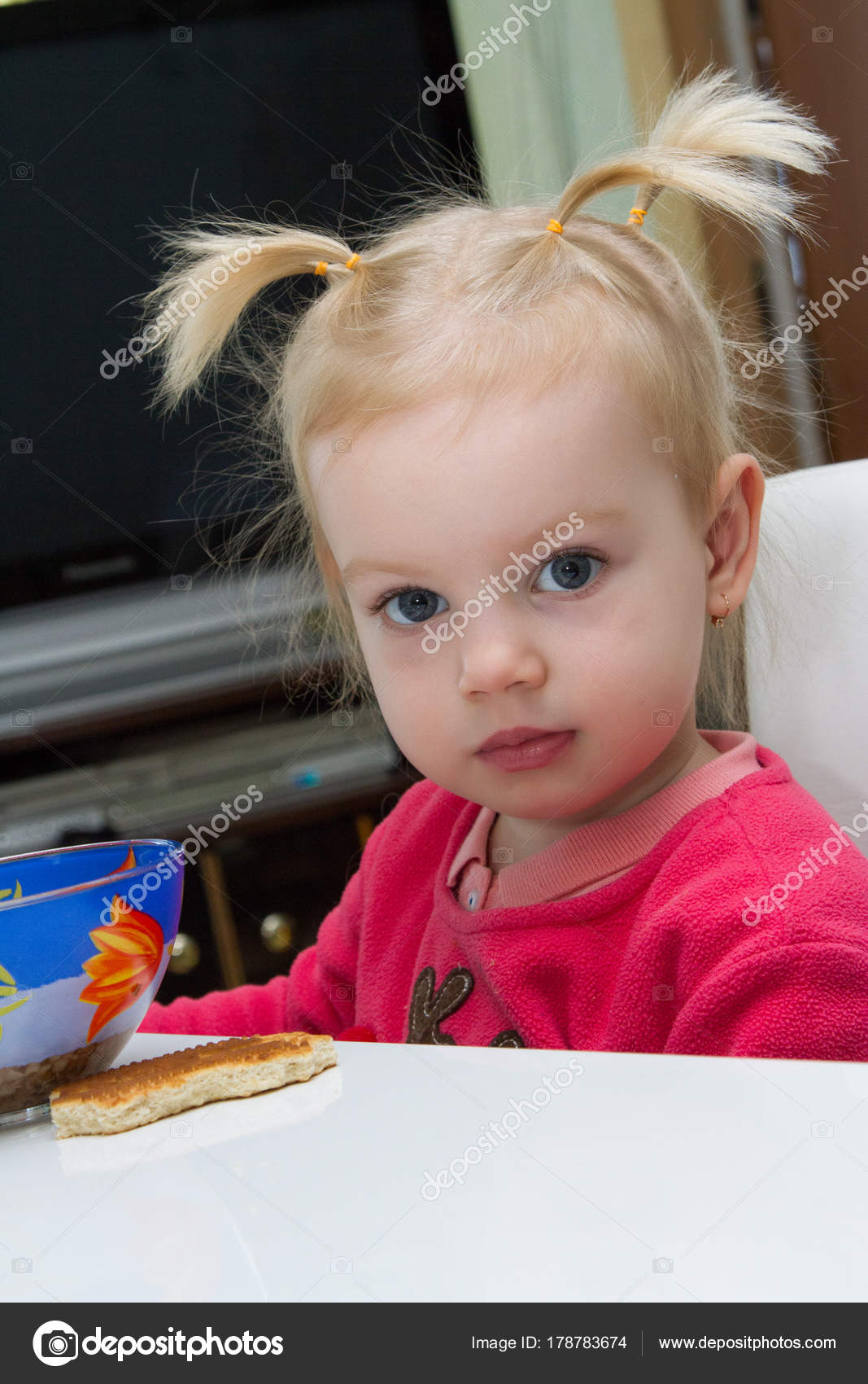 Little Girl Herself Eats Porridge Stock Photo C Momsirk 178783674