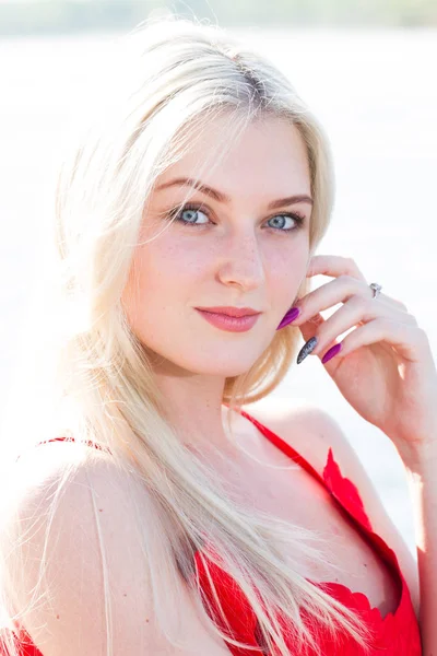 Portrait Blonde Bright Sunlight — Stock Photo, Image