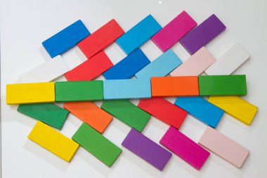 Tahta tabaktan yapılmış Noel ağacı.