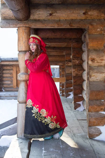Girl Old Russian Dress Winter Portrait — 스톡 사진