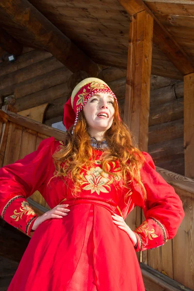 Young Girl Old National Russian Costume Background Wooden House — Stock Photo, Image