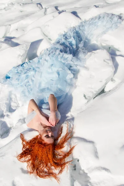 Young Girl Evening Dress Ice Lake Baikal — Stock Photo, Image