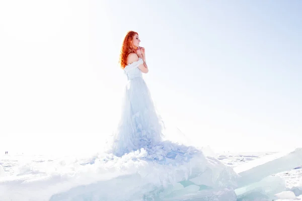 Young Girl Long Evening Dress Stands Huge Ice Floe — Stock Photo, Image