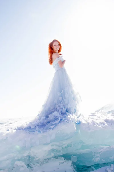 Young Girl Long Evening Dress Stands Huge Ice Floe — Stock Photo, Image