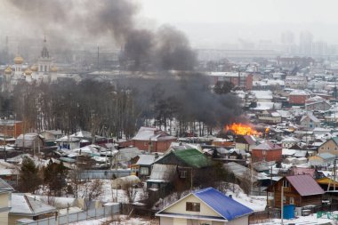 Irkutsk şehrinin özel sektöründe yangın