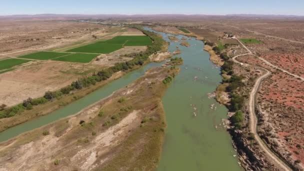 Luchtfoto van de Oranjerivier - Zuid-Afrika — Stockvideo