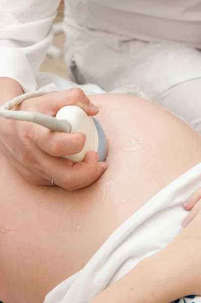 Close Pregnant Woman Having Ultrasound Scan — Stock Photo, Image