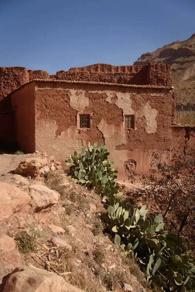 Vila nas Montanhas Atlas de Marrocos — Fotografia de Stock