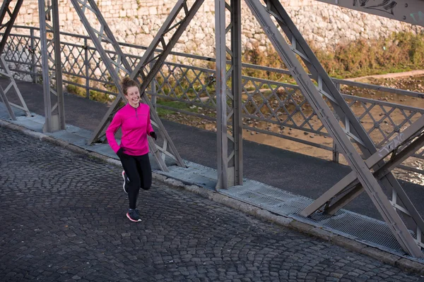 Sportos nő, reggel jogging — Stock Fotó