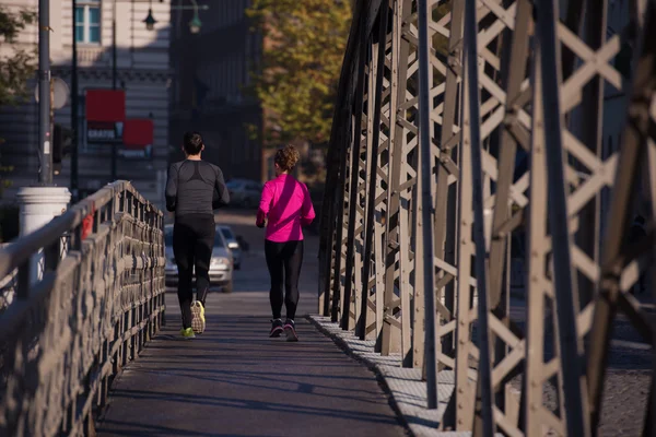 Mladý pár, jogging — Stock fotografie