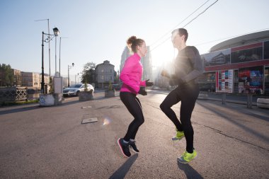 Çift jogging önce ısınma