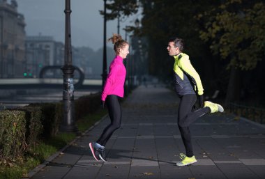 Çift jogging önce ısınma