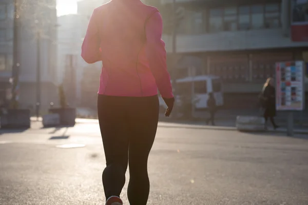 Sportivo donna jogging su mattina — Foto Stock