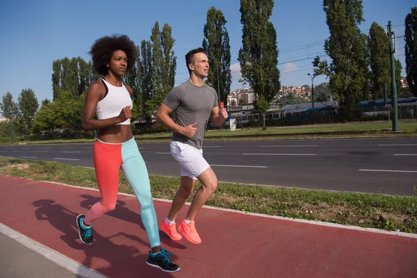 Groupe multiethnique de personnes sur le jogging — Photo
