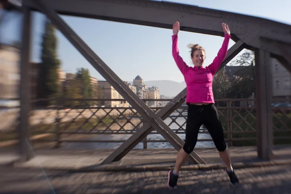 Nyújtás előtt reggel jogging nő — Stock Fotó