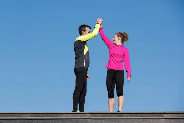 Glückwunsch und glücklich, das morgendliche Training zu beenden — Stockfoto