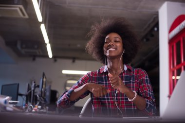 başarılı Afrikalı-Amerikalı kadın 