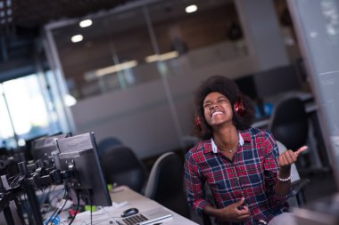 başarılı Afrikalı-Amerikalı kadın 