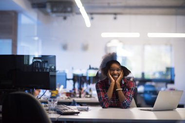 başarılı Afrikalı-Amerikalı kadın 