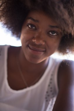 Güzel Afrikalı Genç Amerikalı Kadın 