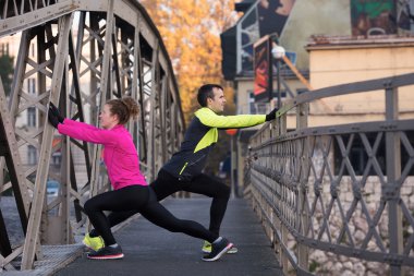 Çift jogging önce ısınma