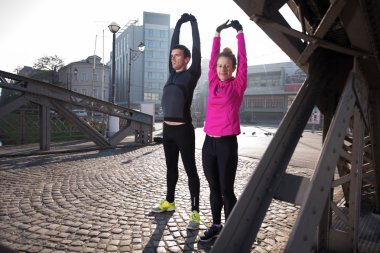 Çift jogging önce ısınma