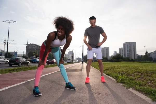 Multietnisk grupp människor på den jogging — Stockfoto